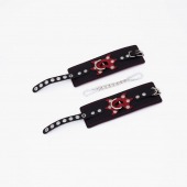 Черные кожаные наручники с красным декором и строчкой - Crazy Handmade - купить с доставкой в Бердске