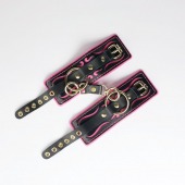 Черные кожаные наручники с розовой строчкой - Crazy Handmade - купить с доставкой в Бердске