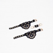 Черные кожаные наручники с клепками, кольцами и золотистой фурнитурой - Crazy Handmade - купить с доставкой в Бердске