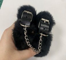 Черные наручники на цепи с меховой опушкой - Лунный свет - купить с доставкой в Бердске