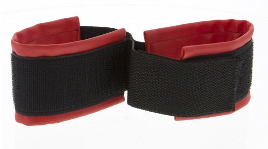 Полиуретановые манжеты для фиксации рук вместе Bound Together Wrist Restraints - Blush Novelties - купить с доставкой в Бердске
